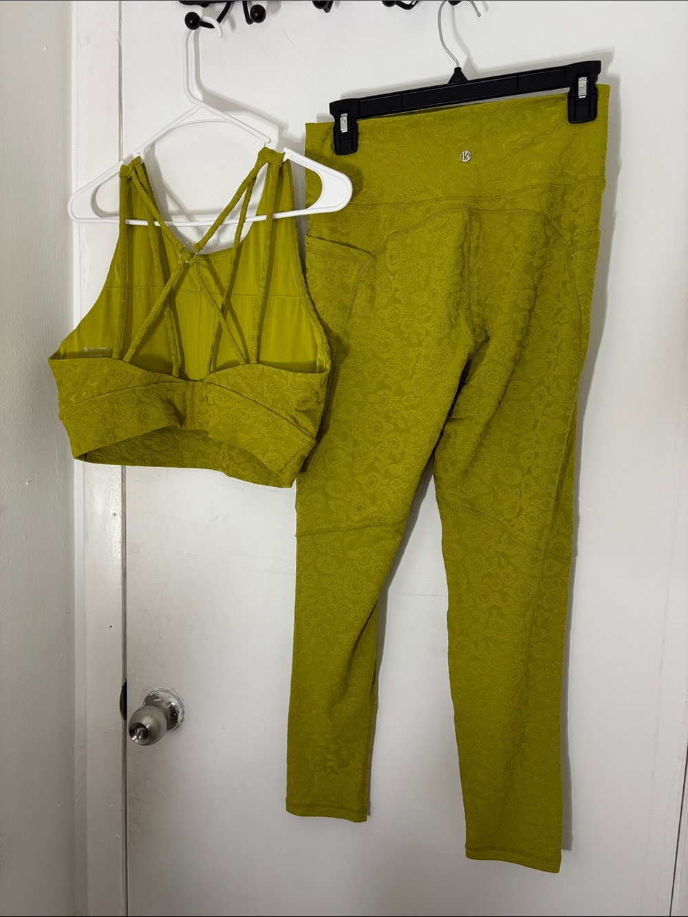NWOT BuffBunny Olive Green Lace-Texture High-Waist Leggings & Sports Bra Set - Picture 3 of 3